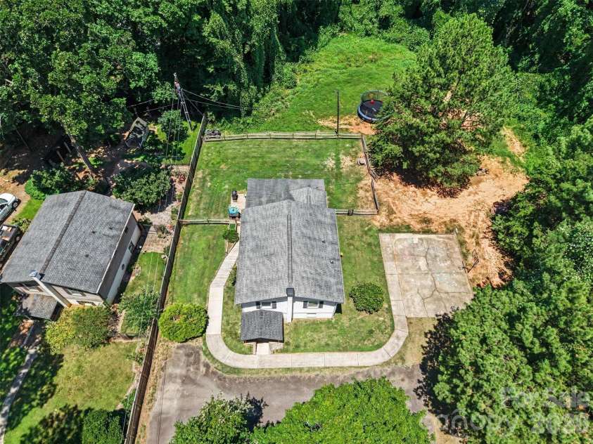 184 Canal Road, Belmont, NC 28012.  MLS# CAR4383380, YatesRealty ID 25250. 