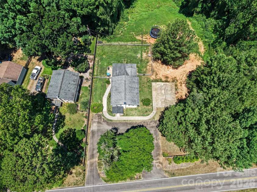 184 Canal Road, Belmont, NC 28012.  MLS# CAR4383380, YatesRealty ID 25250. 
