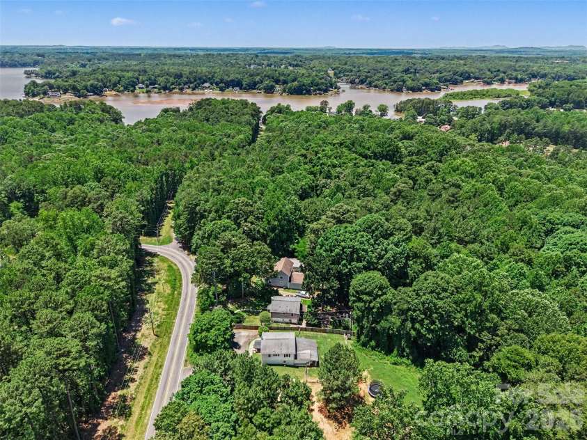 184 Canal Road, Belmont, NC 28012.  MLS# CAR4383380, YatesRealty ID 25250. 