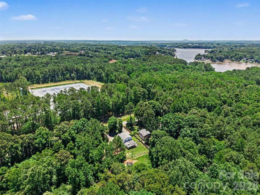 184 Canal Road, Belmont, NC 28012.  MLS# CAR4383380, YatesRealty ID 25250. 
