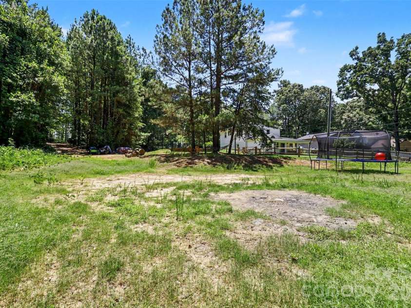 184 Canal Road, Belmont, NC 28012.  MLS# CAR4383380, YatesRealty ID 25250. 