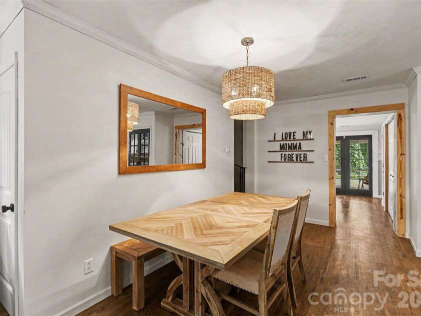184 Canal Road, Belmont, NC 28012.  MLS# CAR4383380, YatesRealty ID 25250. Dining area