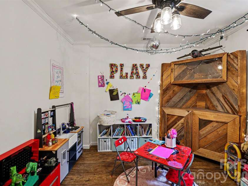 184 Canal Road, Belmont, NC 28012.  MLS# CAR4383380, YatesRealty ID 25250. Playroom