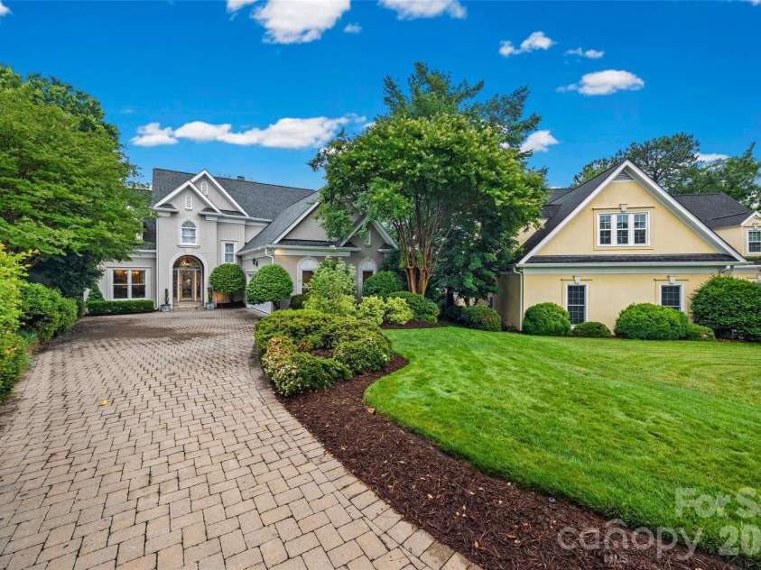 15901 Riverpointe Drive, Charlotte, NC 28278.  MLS# CAR4383846, YatesRealty ID 25252. 