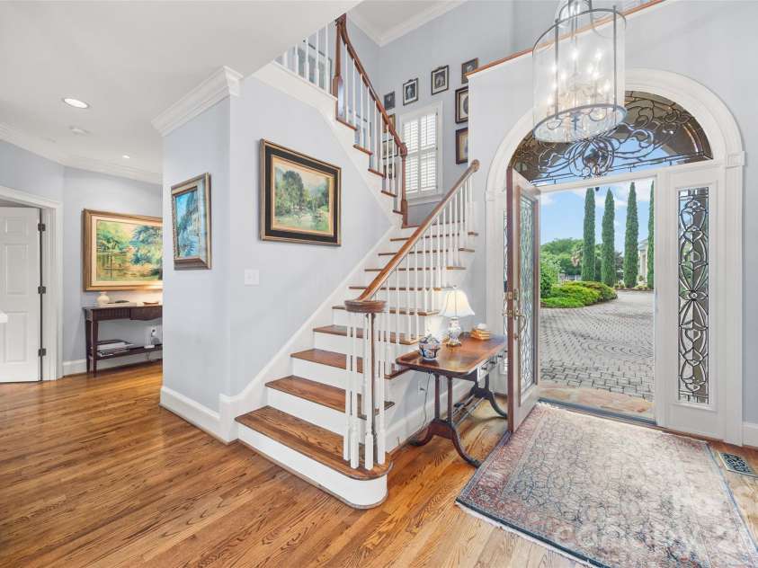 15901 Riverpointe Drive, Charlotte, NC 28278.  MLS# CAR4383846, YatesRealty ID 25252. 