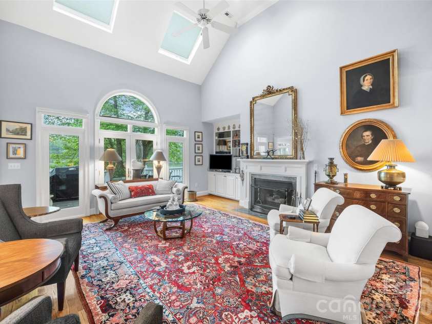 15901 Riverpointe Drive, Charlotte, NC 28278.  MLS# CAR4383846, YatesRealty ID 25252. 