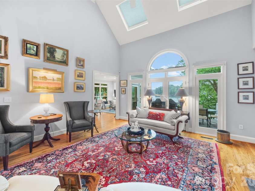 15901 Riverpointe Drive, Charlotte, NC 28278.  MLS# CAR4383846, YatesRealty ID 25252. 