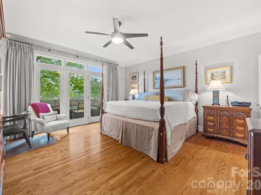 15901 Riverpointe Drive, Charlotte, NC 28278.  MLS# CAR4383846, YatesRealty ID 25252. 