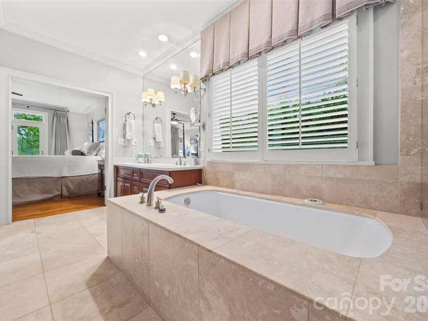 15901 Riverpointe Drive, Charlotte, NC 28278.  MLS# CAR4383846, YatesRealty ID 25252. 