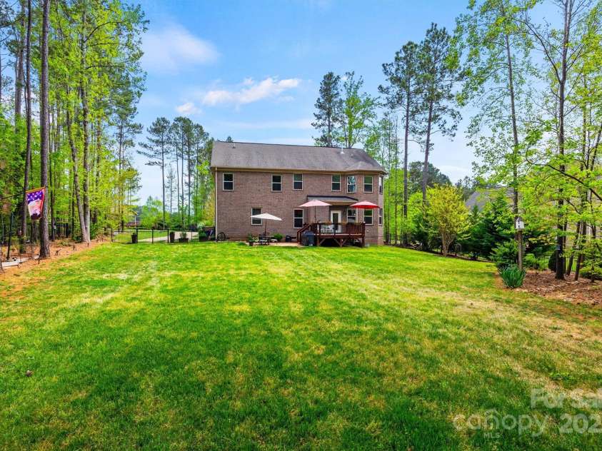 3095 Foggy Hollow Lane, Clover, SC 29710.  MLS# CAR4243248, YatesRealty ID 25252. Large, fenced, private yard