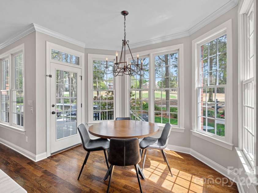 18418 Turnberry Court, Davidson, NC 28036.  MLS# CAR4244306, YatesRealty ID 25253. Breakfast area