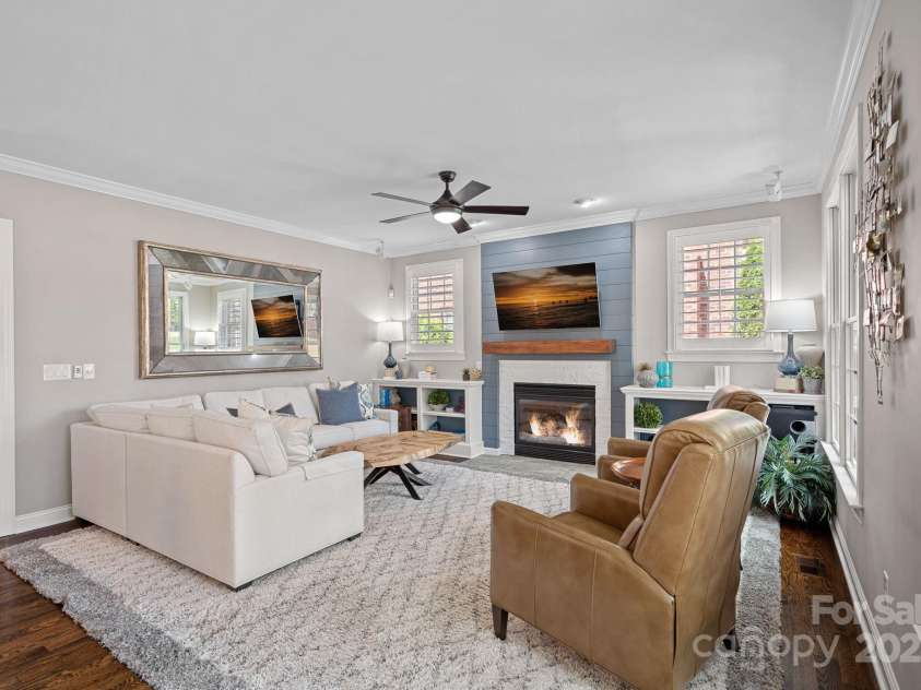 18418 Turnberry Court, Davidson, NC 28036.  MLS# CAR4244306, YatesRealty ID 25253. Family Room