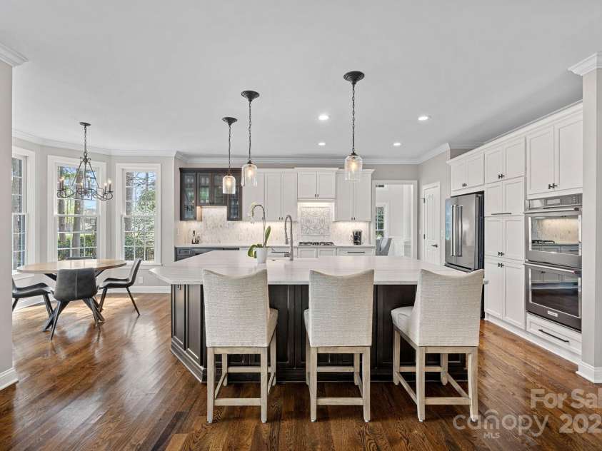 18418 Turnberry Court, Davidson, NC 28036.  MLS# CAR4244306, YatesRealty ID 25253. Kitchen with Island