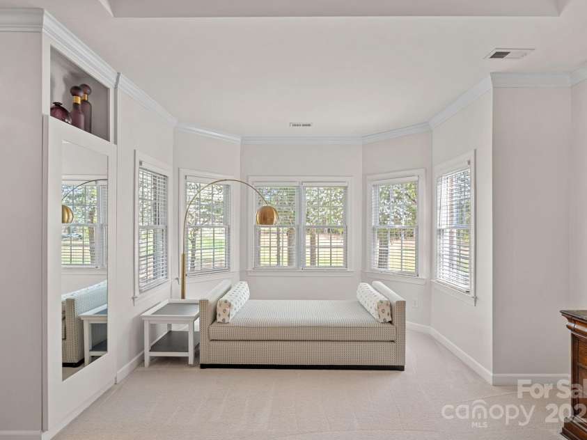 18418 Turnberry Court, Davidson, NC 28036.  MLS# CAR4244306, YatesRealty ID 25253. Primary Bedroom sitting area