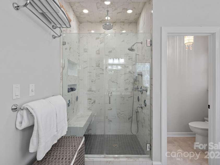 18418 Turnberry Court, Davidson, NC 28036.  MLS# CAR4244306, YatesRealty ID 25253. Primary Spa Shower