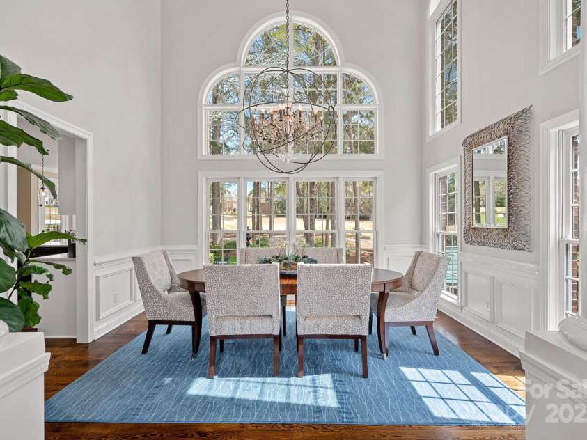18418 Turnberry Court, Davidson, NC 28036.  MLS# CAR4244306, YatesRealty ID 25253. Two Story Dining room
