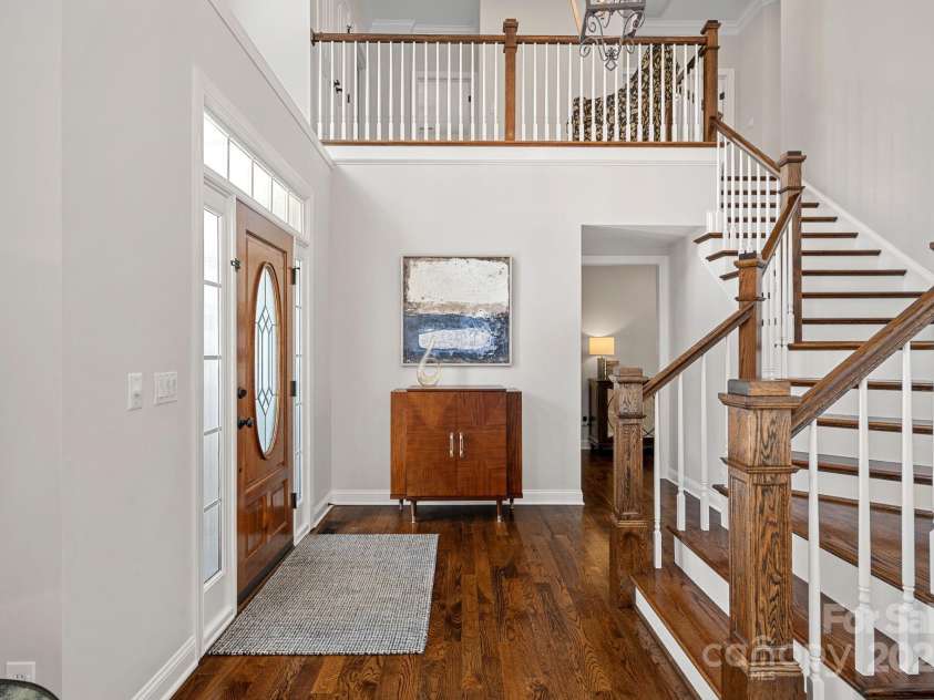 18418 Turnberry Court, Davidson, NC 28036.  MLS# CAR4244306, YatesRealty ID 25253. Two story Foyer