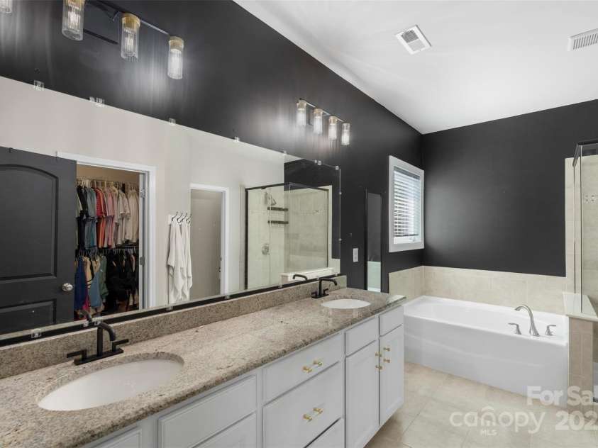 2214 Laurens Drive, Concord, NC 28027.  MLS# CAR4251337, YatesRealty ID 25254. 