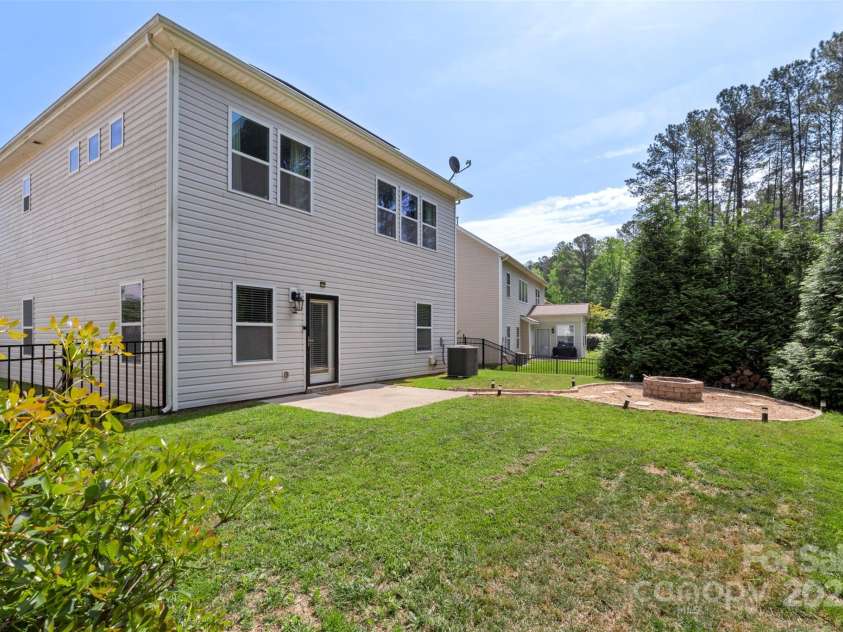 2214 Laurens Drive, Concord, NC 28027.  MLS# CAR4251337, YatesRealty ID 25254. 