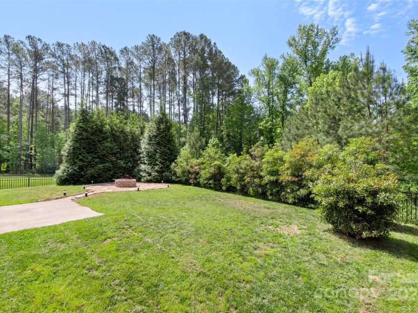 2214 Laurens Drive, Concord, NC 28027.  MLS# CAR4251337, YatesRealty ID 25254. 