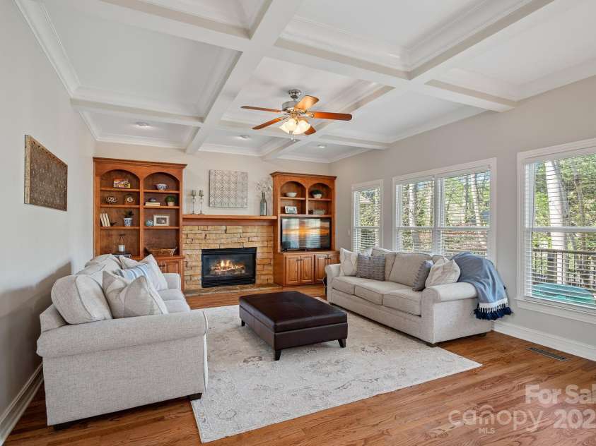 19679 Wooden Tee Drive, Davidson, NC 28036.  MLS# CAR4258951, YatesRealty ID 25255. 