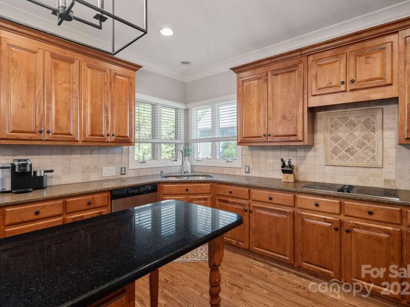 19679 Wooden Tee Drive, Davidson, NC 28036.  MLS# CAR4258951, YatesRealty ID 25255. 