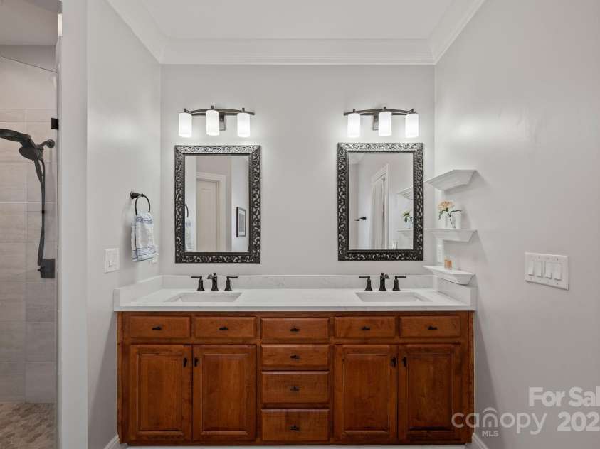 19679 Wooden Tee Drive, Davidson, NC 28036.  MLS# CAR4258951, YatesRealty ID 25255. 