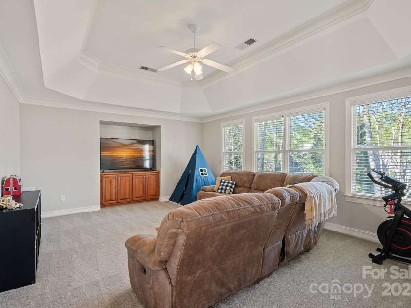 19679 Wooden Tee Drive, Davidson, NC 28036.  MLS# CAR4258951, YatesRealty ID 25255. 