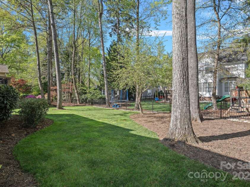 19679 Wooden Tee Drive, Davidson, NC 28036.  MLS# CAR4258951, YatesRealty ID 25255. 