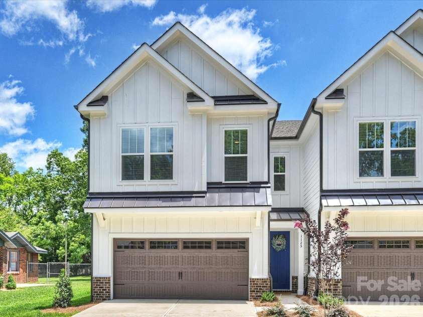 1125 35th Street, Charlotte, NC 28205.  MLS# CAR4385201, YatesRealty ID 25256. 