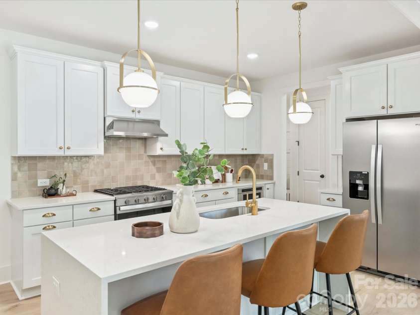 1125 35th Street, Charlotte, NC 28205.  MLS# CAR4385201, YatesRealty ID 25256. 
