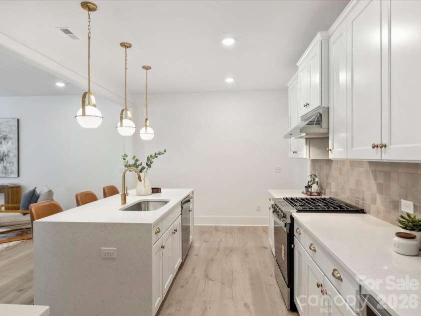 1125 35th Street, Charlotte, NC 28205.  MLS# CAR4385201, YatesRealty ID 25256. 