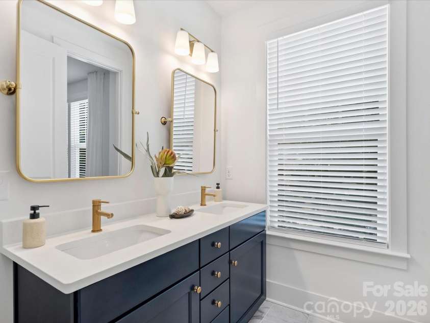 1125 35th Street, Charlotte, NC 28205.  MLS# CAR4385201, YatesRealty ID 25256. 