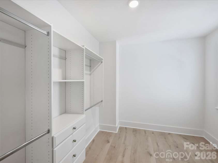 1125 35th Street, Charlotte, NC 28205.  MLS# CAR4385201, YatesRealty ID 25256. 
