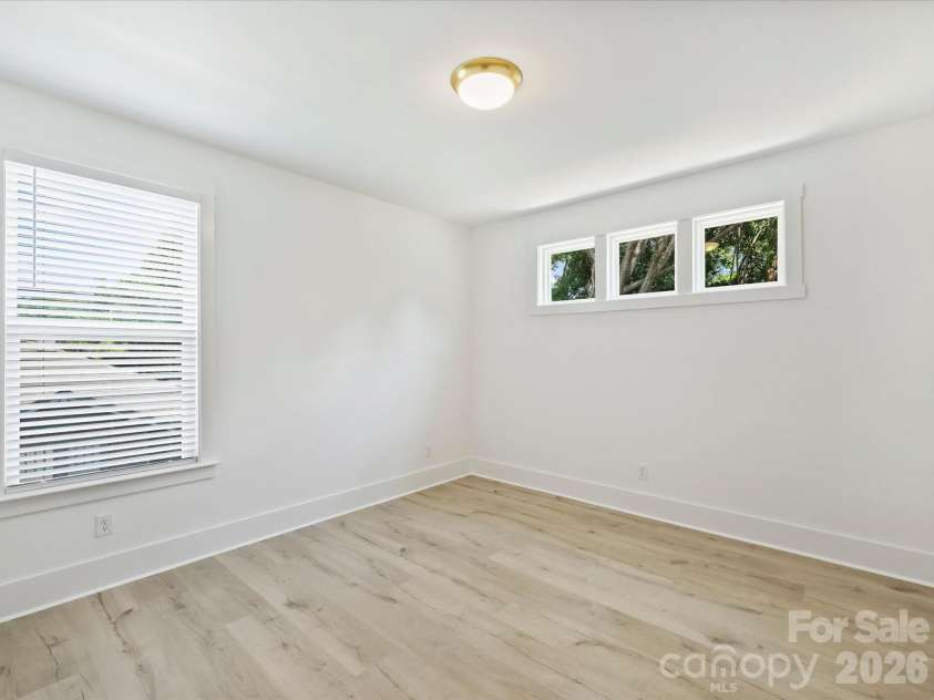 1125 35th Street, Charlotte, NC 28205.  MLS# CAR4385201, YatesRealty ID 25256. 
