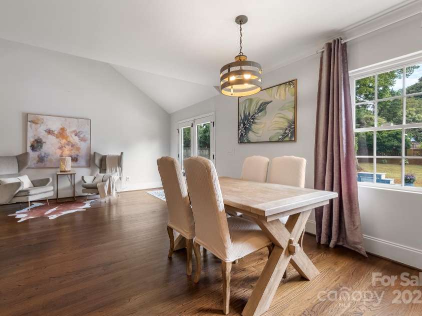 1121 Wendover Road, Charlotte, NC 28211.  MLS# CAR4310550, YatesRealty ID 25257. 