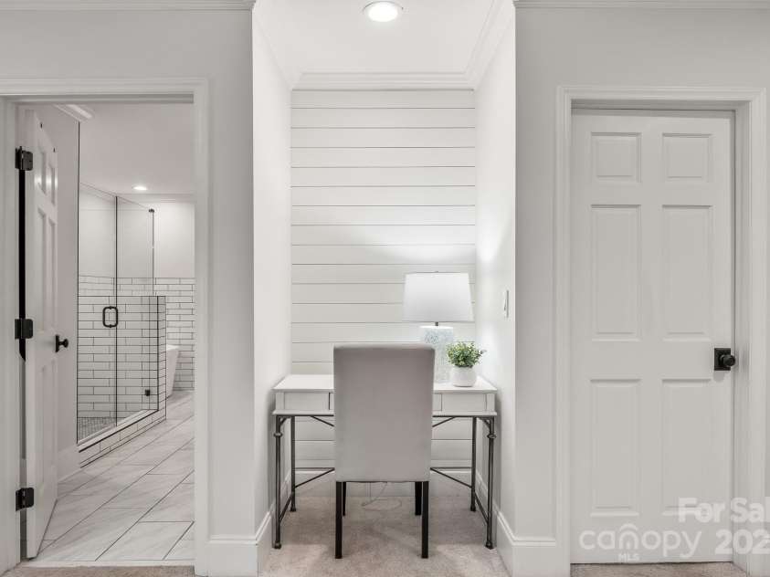 1121 Wendover Road, Charlotte, NC 28211.  MLS# CAR4310550, YatesRealty ID 25257. Primary Bedroom 