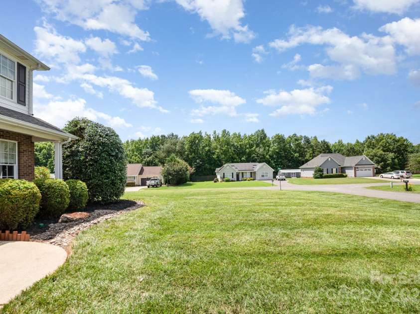 600 Capella Court, Gastonia, NC 28056.  MLS# CAR4265972, YatesRealty ID 25258. 