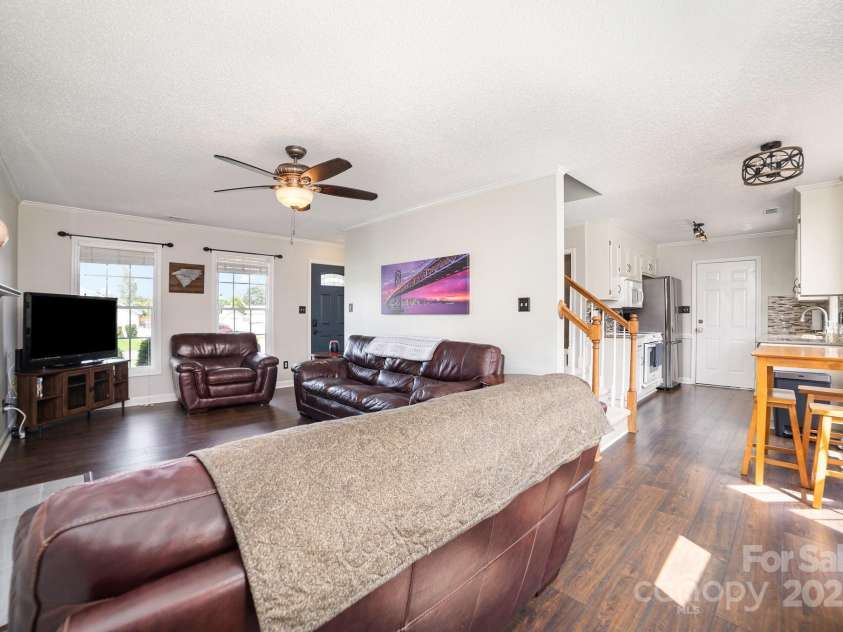 600 Capella Court, Gastonia, NC 28056.  MLS# CAR4265972, YatesRealty ID 25258. 