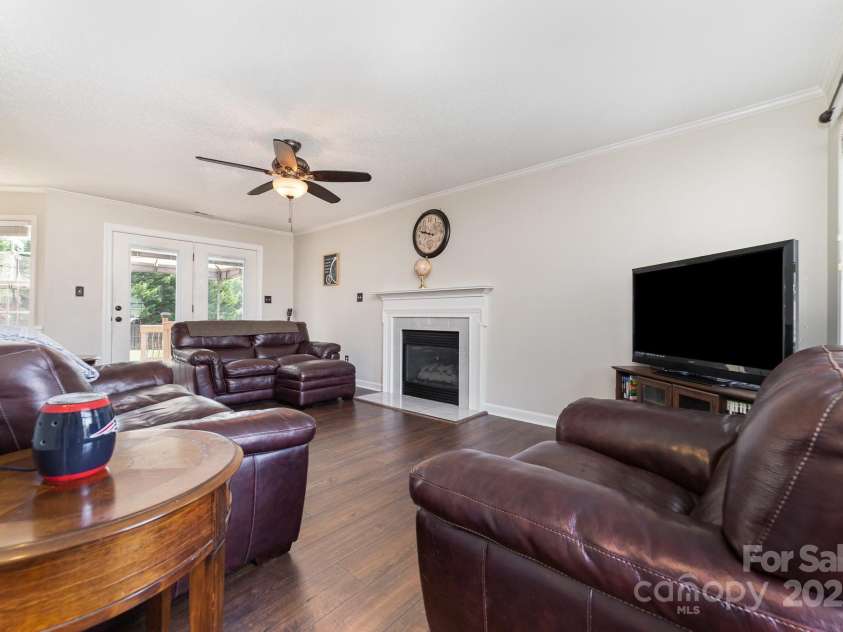 600 Capella Court, Gastonia, NC 28056.  MLS# CAR4265972, YatesRealty ID 25258. 