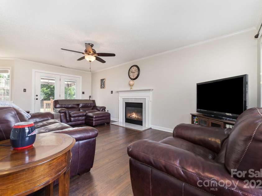 600 Capella Court, Gastonia, NC 28056.  MLS# CAR4265972, YatesRealty ID 25258. 