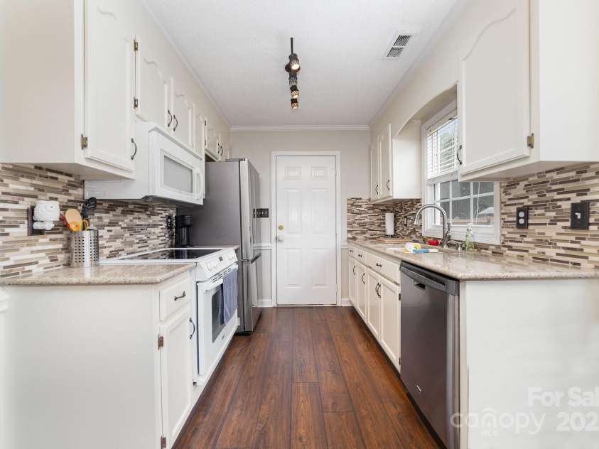 600 Capella Court, Gastonia, NC 28056.  MLS# CAR4265972, YatesRealty ID 25258. 