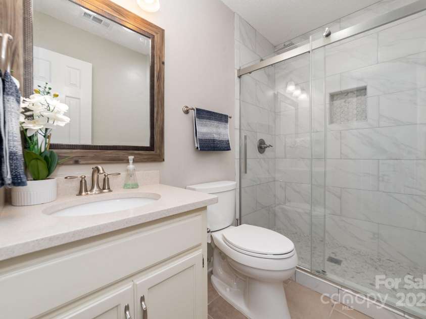 600 Capella Court, Gastonia, NC 28056.  MLS# CAR4265972, YatesRealty ID 25258. 