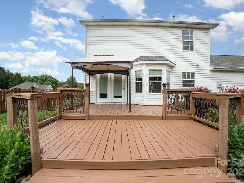 600 Capella Court, Gastonia, NC 28056.  MLS# CAR4265972, YatesRealty ID 25258. 