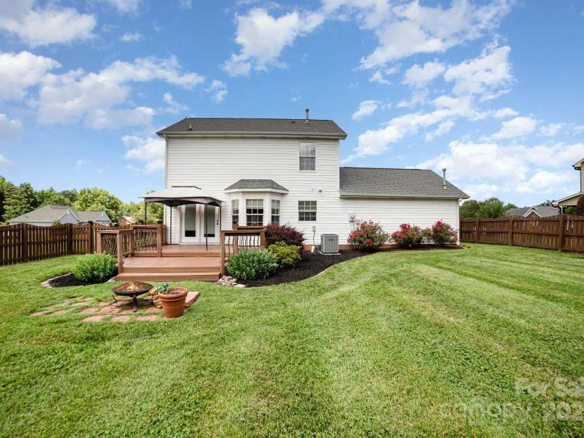 600 Capella Court, Gastonia, NC 28056.  MLS# CAR4265972, YatesRealty ID 25258. 