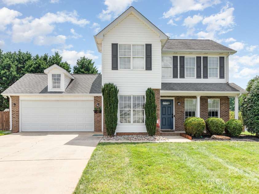 600 Capella Court, Gastonia, NC 28056.  MLS# CAR4265972, YatesRealty ID 25258. 