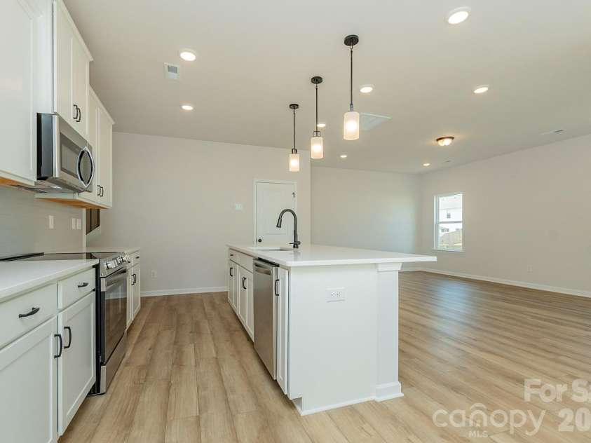 4236 Ruth Creek Court, Charlotte, NC 28216.  MLS# CAR4386261, YatesRealty ID 25259. 