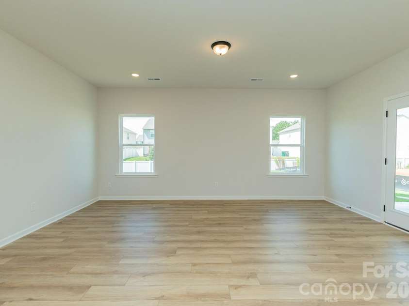 4236 Ruth Creek Court, Charlotte, NC 28216.  MLS# CAR4386261, YatesRealty ID 25259. 