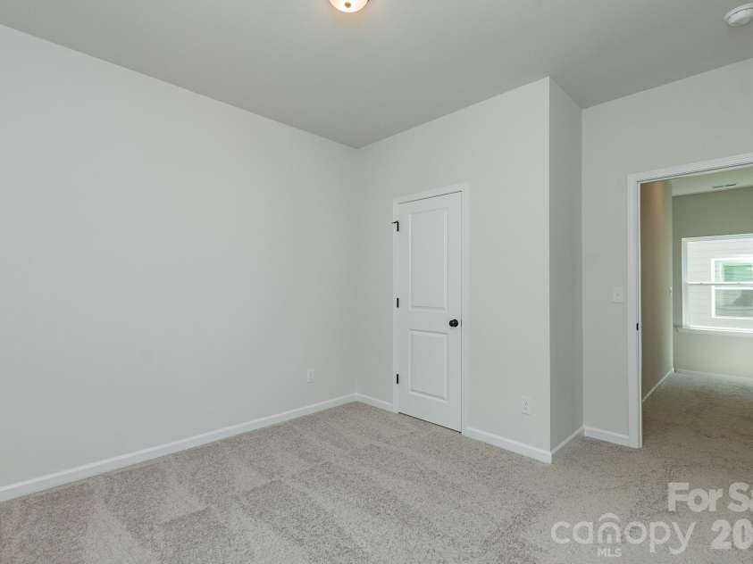 4236 Ruth Creek Court, Charlotte, NC 28216.  MLS# CAR4386261, YatesRealty ID 25259. 