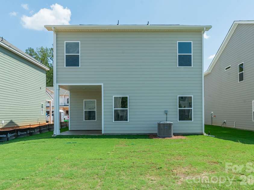 4236 Ruth Creek Court, Charlotte, NC 28216.  MLS# CAR4386261, YatesRealty ID 25259. 